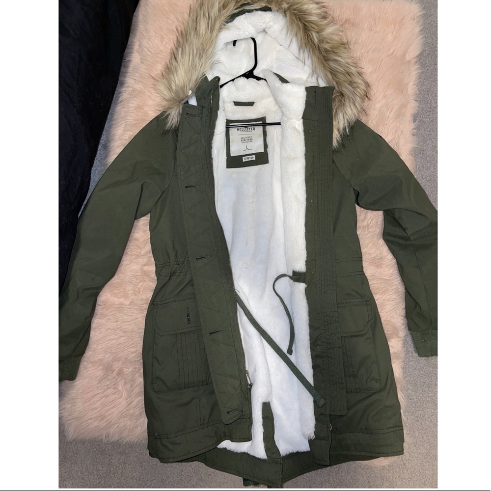 Hollister army green winter jacket size L